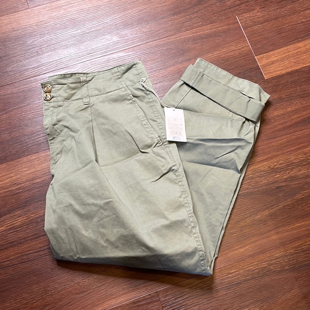A new day womens green pants, 10 regular, tapered leg, stretch, new with tags